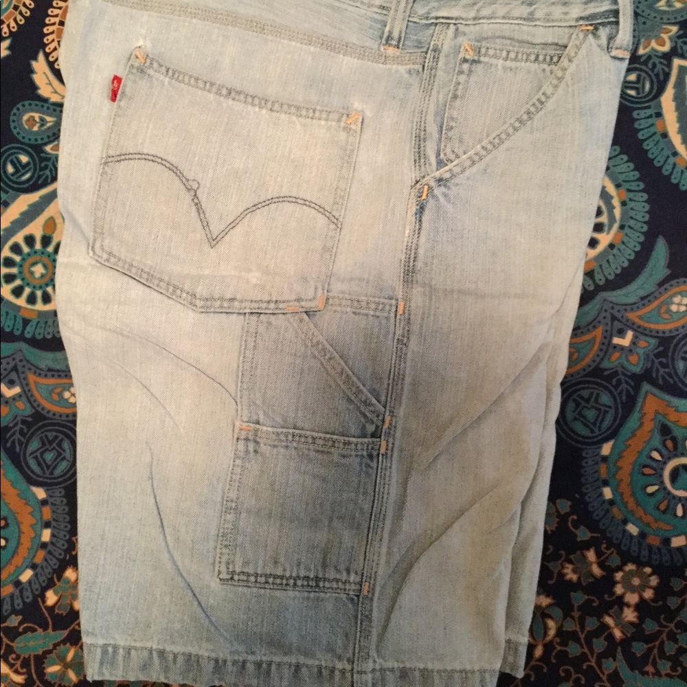 36x10 Levi’s Jean shorts